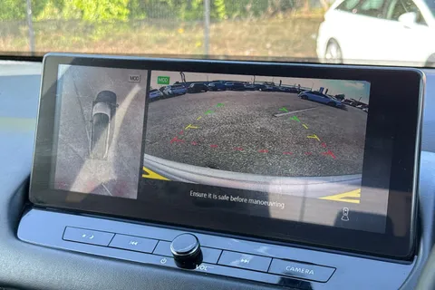 DP73NNL Nissan Qashqai 1.3 DIG-T MHEV N-Connecta XTRON Euro 6 (s/s) 5dr Thumbnail #51