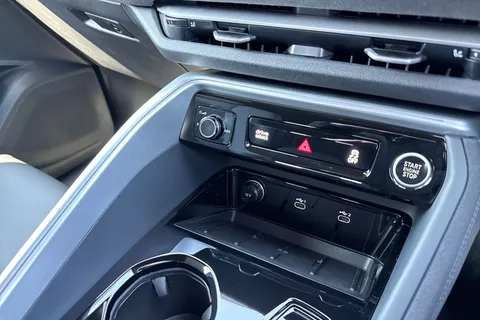 DK26URV Audi Q5 SUV Edition 1 TDI quattro 204 PS S tronic Thumbnail #51