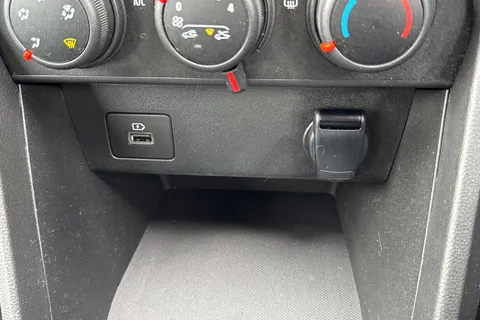 DF22RZO Dacia Sandero 1.0 TCe Comfort Euro 6 (s/s) 5dr Thumbnail #51