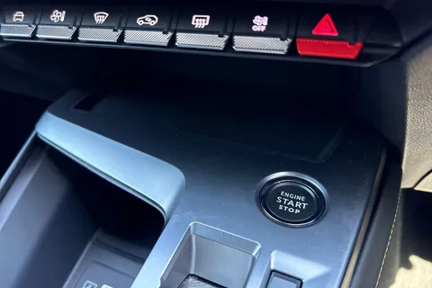 KM25PXP PEUGEOT 308 SW 1.2 GT e-DSC6 Euro 6 (s/s) 5dr Thumbnail #55