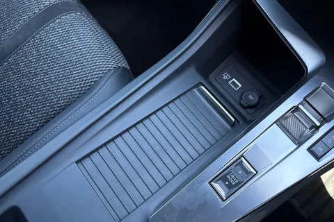 KM25PXP PEUGEOT 308 SW 1.2 GT e-DSC6 Euro 6 (s/s) 5dr Thumbnail #56