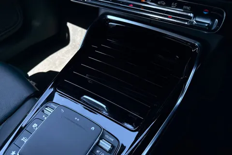 HX69VSY Mercedes-Benz Cla Class 2.0 CLA35 AMG Coupe 7G-DCT 4MATIC Euro 6 (s/s) 4dr Thumbnail #24