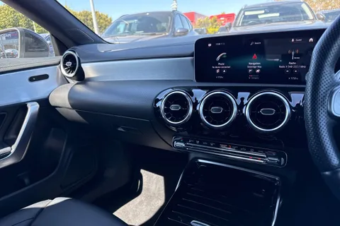 HX69VSY Mercedes-Benz Cla Class 2.0 CLA35 AMG Coupe 7G-DCT 4MATIC Euro 6 (s/s) 4dr Thumbnail #47