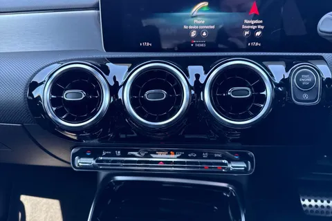 HX69VSY Mercedes-Benz Cla Class 2.0 CLA35 AMG Coupe 7G-DCT 4MATIC Euro 6 (s/s) 4dr Thumbnail #58
