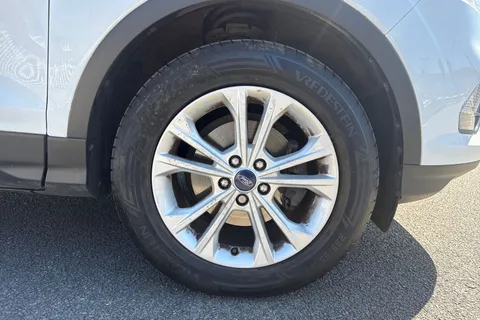 MD67CTF Ford Kuga 1.5T EcoBoost Titanium 2WD Euro 6 (s/s) 5dr Thumbnail #7