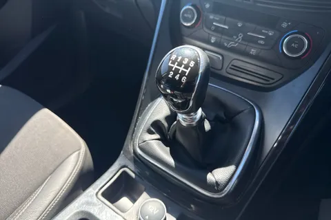 MD67CTF Ford Kuga 1.5T EcoBoost Titanium 2WD Euro 6 (s/s) 5dr Thumbnail #20