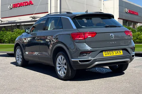 DA69SKN Volkswagen T-Roc 1.6 TDI SE 5dr Thumbnail #3