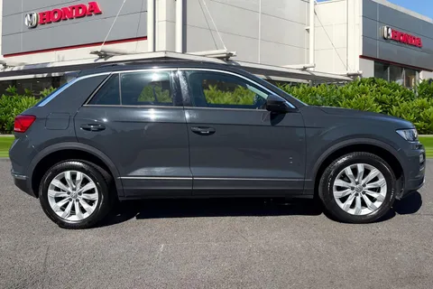 DA69SKN Volkswagen T-Roc 1.6 TDI SE 5dr Thumbnail #4