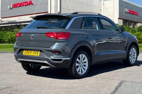 DA69SKN Volkswagen T-Roc 1.6 TDI SE 5dr Thumbnail #9