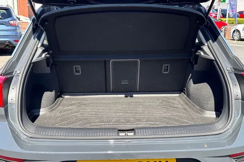 DA69SKN Volkswagen T-Roc 1.6 TDI SE 5dr Thumbnail #10