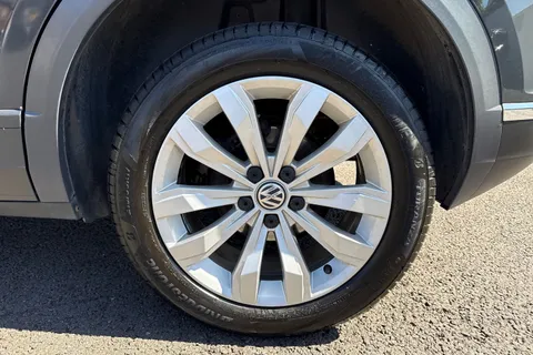 DA69SKN Volkswagen T-Roc 1.6 TDI SE 5dr Thumbnail #16