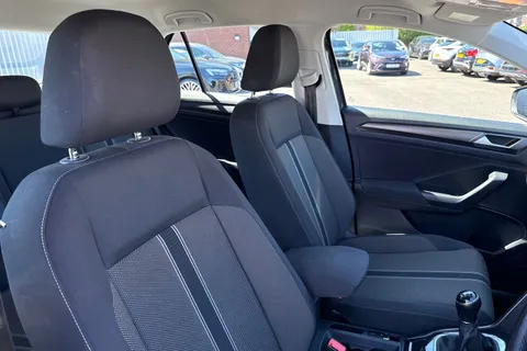 DA69SKN Volkswagen T-Roc 1.6 TDI SE 5dr Thumbnail #25