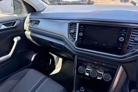 DA69SKN Volkswagen T-Roc 1.6 TDI SE 5dr Thumbnail #29