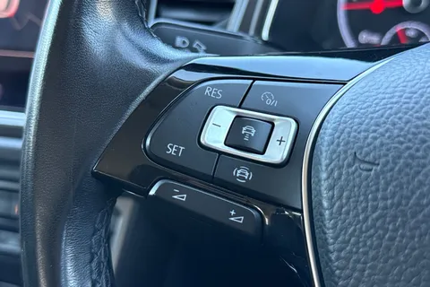 DA69SKN Volkswagen T-Roc 1.6 TDI SE 5dr Thumbnail #35