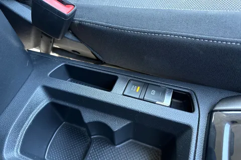 DA69SKN Volkswagen T-Roc 1.6 TDI SE 5dr Thumbnail #47