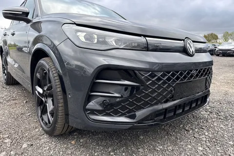  Volkswagen Tiguan 1.5 eTSI MHEV Black Edition DSG Euro 6 (s/s) 5dr Thumbnail #8