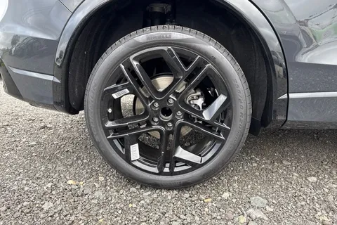  Volkswagen Tiguan 1.5 eTSI MHEV Black Edition DSG Euro 6 (s/s) 5dr Thumbnail #11