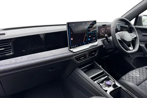  Volkswagen Tiguan 1.5 eTSI MHEV Black Edition DSG Euro 6 (s/s) 5dr Thumbnail #14