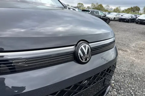  Volkswagen Tiguan 1.5 eTSI MHEV Black Edition DSG Euro 6 (s/s) 5dr Thumbnail #24