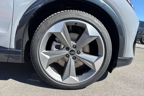 Audi Q4 e-tron 40 Black Edition Auto 5dr 63kWh Thumbnail #10