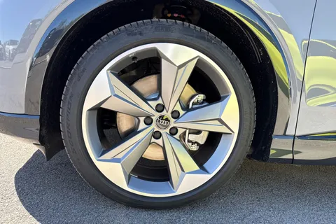 Audi Q4 e-tron 40 Black Edition Auto 5dr 63kWh Thumbnail #11