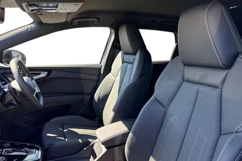 Audi Q4 e-tron 40 Black Edition Auto 5dr 63kWh Thumbnail #16
