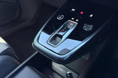 Audi Q4 e-tron 40 Black Edition Auto 5dr 63kWh Thumbnail #23