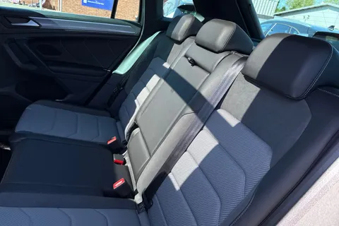 PX69SYH Volkswagen Tiguan 2.0 TDI R-Line Tech DSG Euro 6 (s/s) 5dr Thumbnail #20