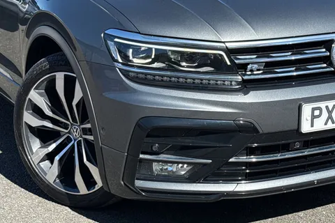 PX69SYH Volkswagen Tiguan 2.0 TDI R-Line Tech DSG Euro 6 (s/s) 5dr Thumbnail #26