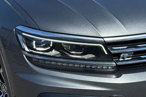 PX69SYH Volkswagen Tiguan 2.0 TDI R-Line Tech DSG Euro 6 (s/s) 5dr Thumbnail #27
