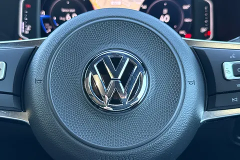 PX69SYH Volkswagen Tiguan 2.0 TDI R-Line Tech DSG Euro 6 (s/s) 5dr Thumbnail #43