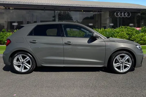 DS23ZYY Audi A1 S line 30 TFSI  110 PS 6-speed Thumbnail #4