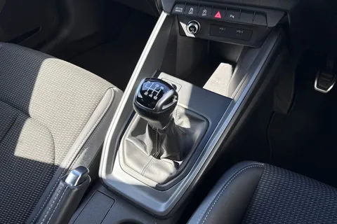 DS23ZYY Audi A1 S line 30 TFSI  110 PS 6-speed Thumbnail #24