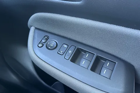 WK23HZV Honda Jazz 1.5 i-MMD Hybrid Crosstar EX 5dr eCVT Thumbnail #32