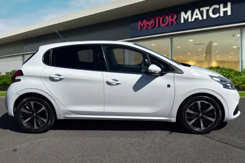 BH19WYY PEUGEOT 208 1.2 PureTech Tech Edition Euro 6 (s/s) 5dr Thumbnail #4