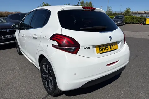 BH19WYY PEUGEOT 208 1.2 PureTech Tech Edition Euro 6 (s/s) 5dr Thumbnail #9