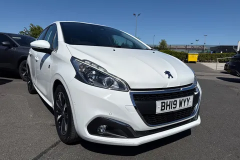 BH19WYY PEUGEOT 208 1.2 PureTech Tech Edition Euro 6 (s/s) 5dr Thumbnail #10