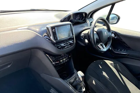 BH19WYY PEUGEOT 208 1.2 PureTech Tech Edition Euro 6 (s/s) 5dr Thumbnail #16