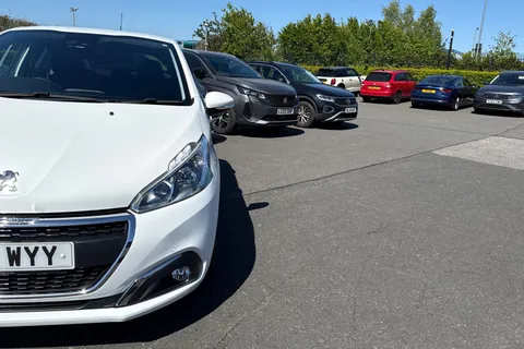 BH19WYY PEUGEOT 208 1.2 PureTech Tech Edition Euro 6 (s/s) 5dr Thumbnail #27