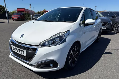 BH19WYY PEUGEOT 208 1.2 PureTech Tech Edition Euro 6 (s/s) 5dr Thumbnail #28