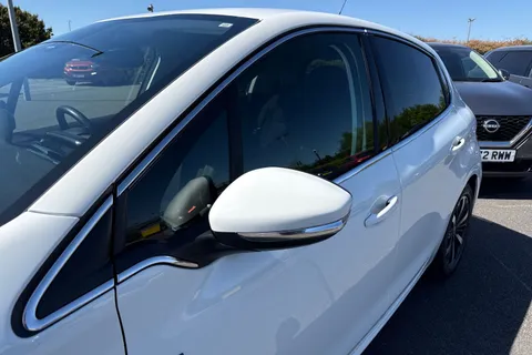BH19WYY PEUGEOT 208 1.2 PureTech Tech Edition Euro 6 (s/s) 5dr Thumbnail #30