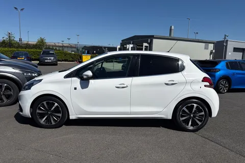 BH19WYY PEUGEOT 208 1.2 PureTech Tech Edition Euro 6 (s/s) 5dr Thumbnail #36