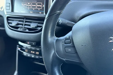 BH19WYY PEUGEOT 208 1.2 PureTech Tech Edition Euro 6 (s/s) 5dr Thumbnail #37