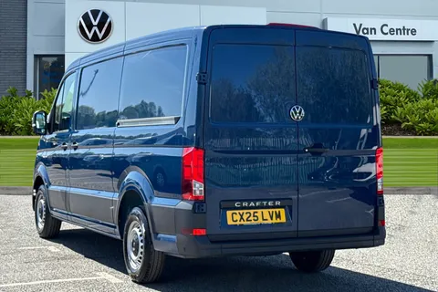 CX25LVM Volkswagen Crafter 2.0 TDI CR35 Commerce FWD MWB High Roof Euro 6 (s/s) 5dr Thumbnail #3