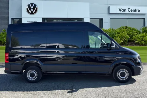 CX74ZFH Volkswagen Crafter 2.0 TDI CR35 Commerce Plus FWD MWB High Roof Euro 6 (s/s) 5dr Thumbnail #4
