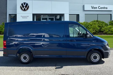 CX25LVM Volkswagen Crafter 2.0 TDI CR35 Commerce FWD MWB High Roof Euro 6 (s/s) 5dr Thumbnail #4
