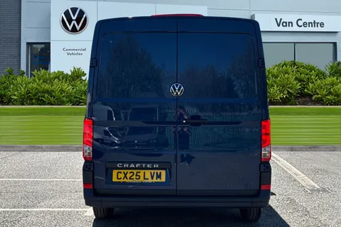 CX25LVM Volkswagen Crafter 2.0 TDI CR35 Commerce FWD MWB High Roof Euro 6 (s/s) 5dr Thumbnail #5