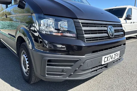 CX74ZFH Volkswagen Crafter 2.0 TDI CR35 Commerce Plus FWD MWB High Roof Euro 6 (s/s) 5dr Thumbnail #10