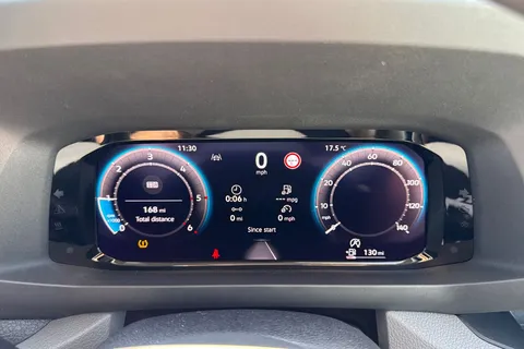 CX25LVM Volkswagen Crafter 2.0 TDI CR35 Commerce FWD MWB High Roof Euro 6 (s/s) 5dr Thumbnail #29