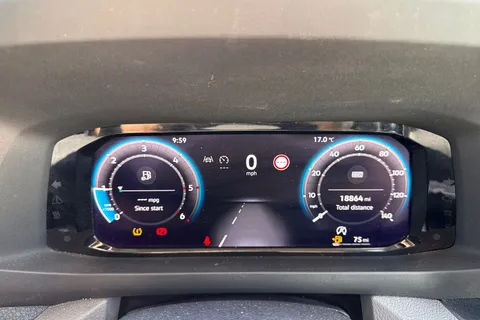 CX74ZFH Volkswagen Crafter 2.0 TDI CR35 Commerce Plus FWD MWB High Roof Euro 6 (s/s) 5dr Thumbnail #33